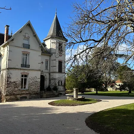 Pensionat Chateau De Moulede 3*