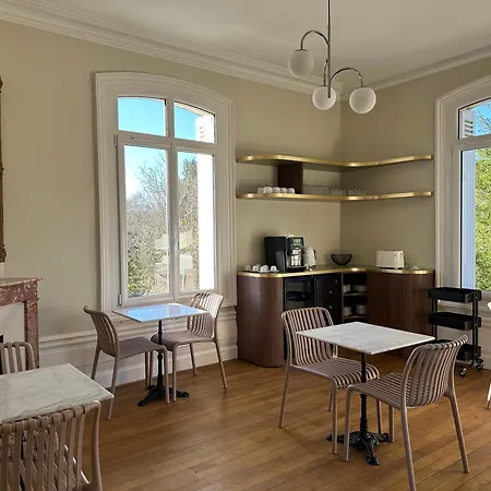 Pensionat Chateau De Moulede 3*