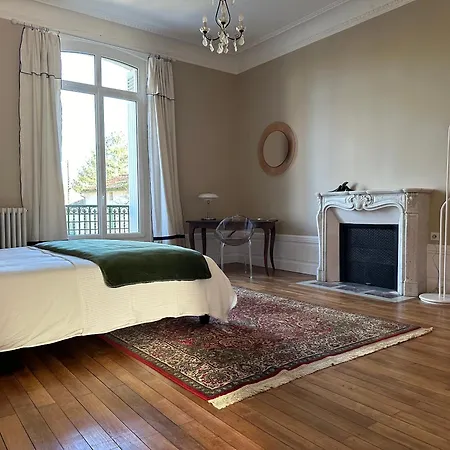 Chateau De Moulede Гостевой дом Linars