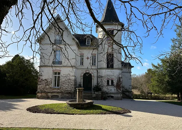 Guest house Chateau De Moulede