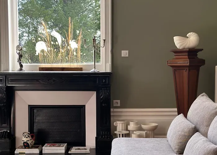 Chateau De Moulede 3*