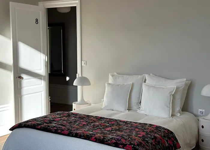 Chateau De Moulede 3*