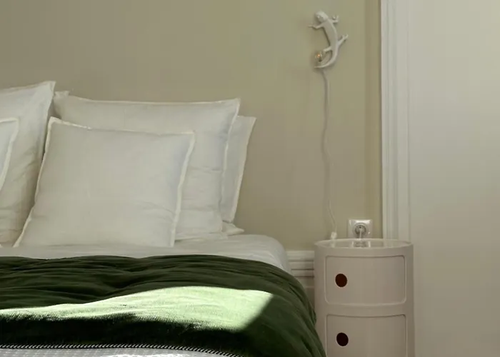 Chateau De Moulede Linars