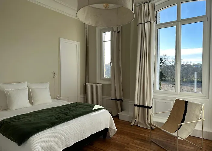 Guest house Chateau De Moulede