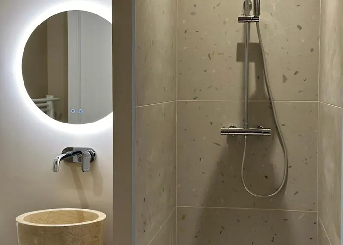 Chateau De Moulede 3*